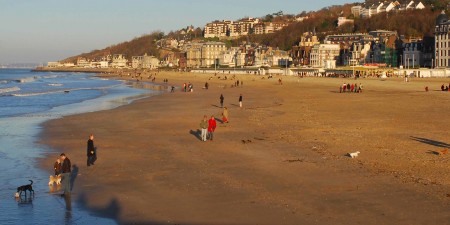 Météo des vagues et surf report sur le spot de surf de Grande Plage à Trouville-sur-Mer, Calvados