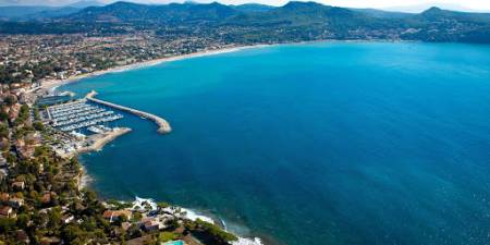 Météo des vagues et surf report sur le spot de surf de Les Lecques à Saint-Cyr-sur-Mer, Var